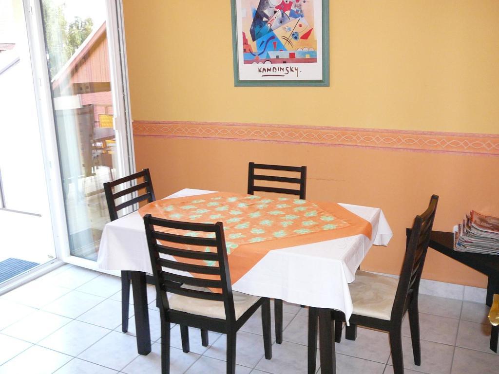 Hévíz Erika Apartman Habitación foto